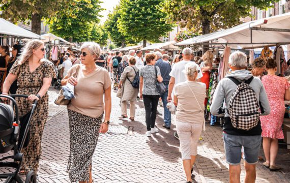 Thumbnail for news post `Braderie in Schagen: gezellig shoppen tot 20.00 uur!`
