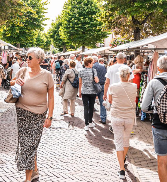 Thumbnail for news post `Braderie in Schagen: gezellig shoppen tot 20.00 uur!`